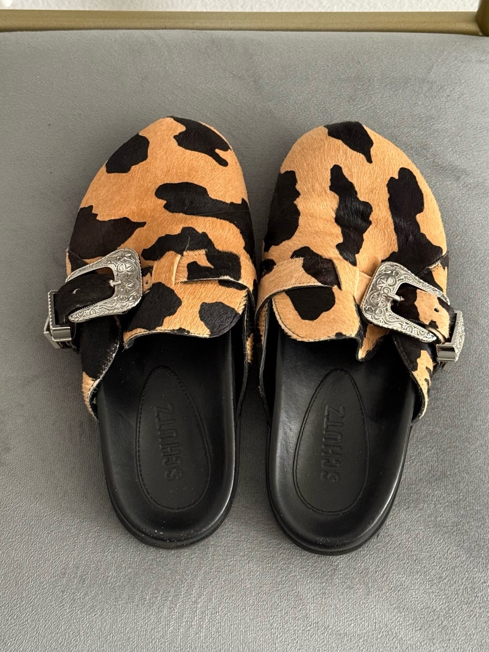 SCHUTZ Tan & Black Cowhide Buckle Mules